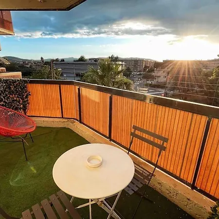 Lumineux, Terrasse, Piscine Proche Plages *